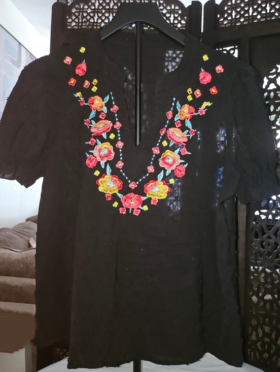 Tops - Black Embroidered Floral V-Neck Top